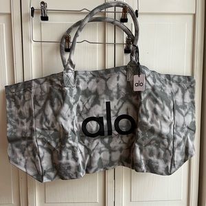 Alo grey tie dyed tote NWTO
